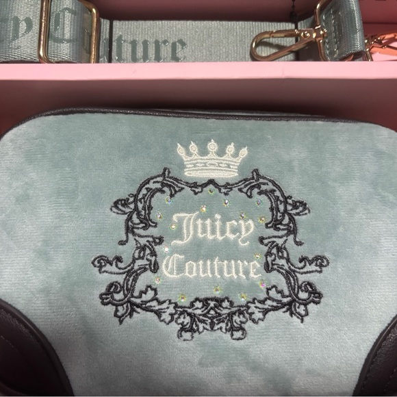 Juicy Couture Gift Set Cool Blue Heritage Slim Camera Bag & Envelope Card Case - Picture 4 of 15